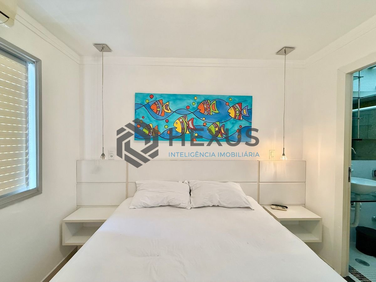 Foto 18 de Apartamento reformado com varanda e lazer a 150m da praia na Enseada, Guarujá