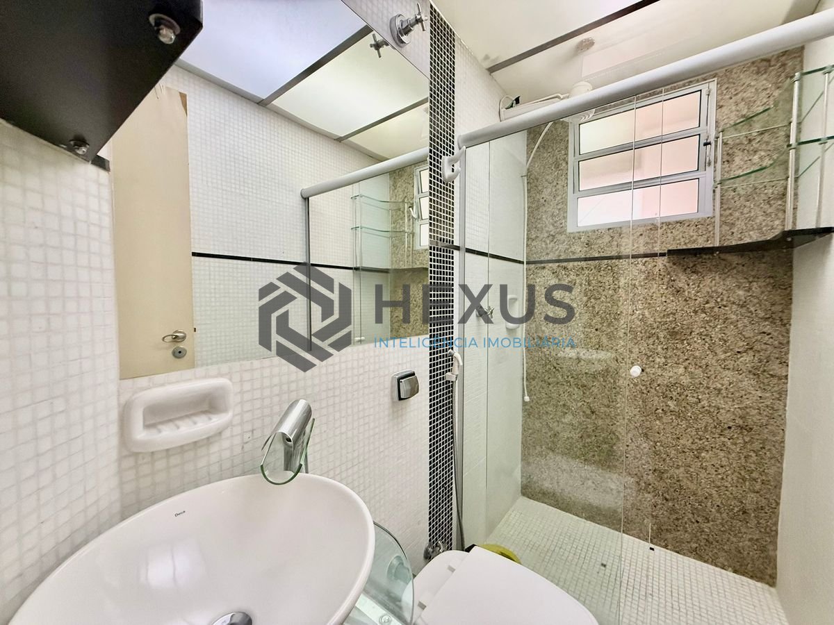 Foto 30 de Apartamento reformado com varanda e lazer a 150m da praia na Enseada, Guarujá