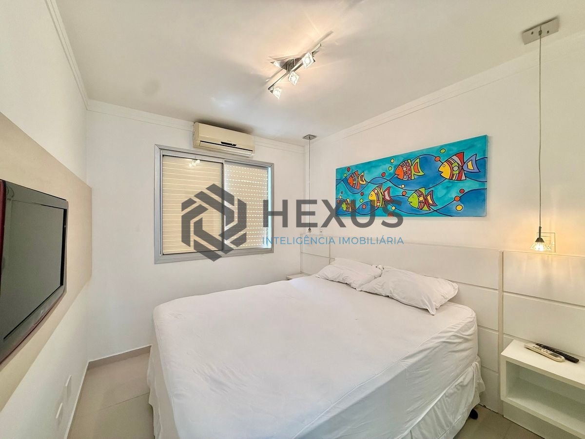 Foto 17 de Apartamento reformado com varanda e lazer a 150m da praia na Enseada, Guarujá