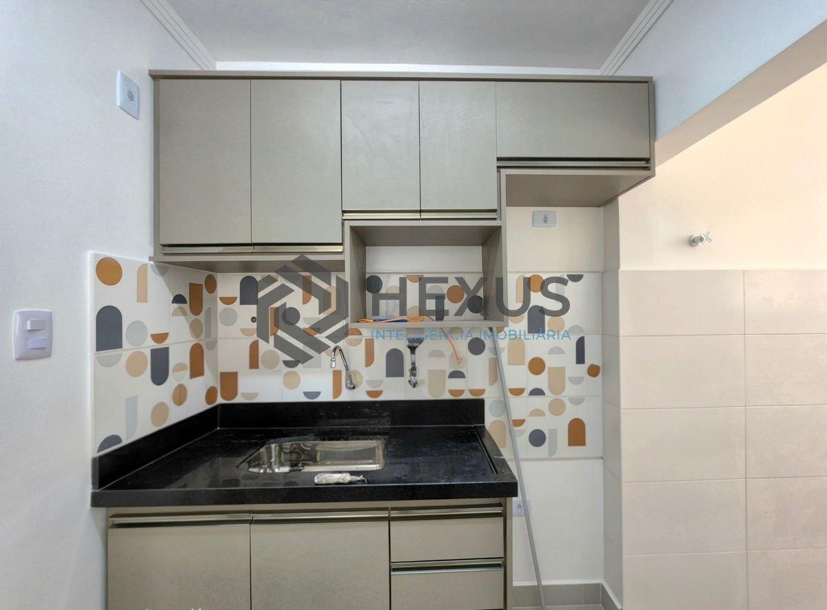 Foto 15 de Apartamento reformado com varanda e lazer nas Pitangueiras, Guarujá