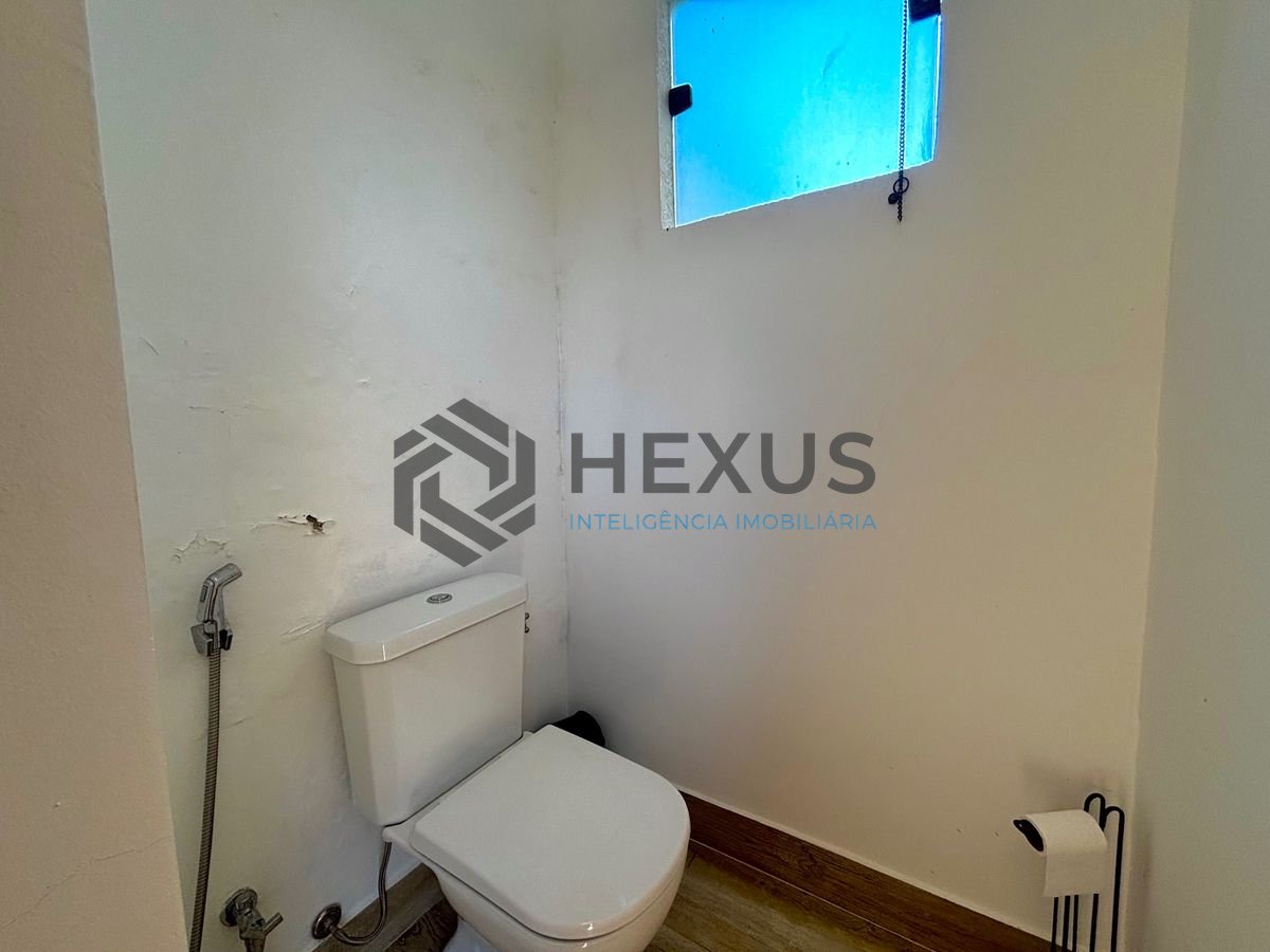 Foto 15 de Casa reformada com piscina e área gourmet no Jardim Acapulco, Guarujá