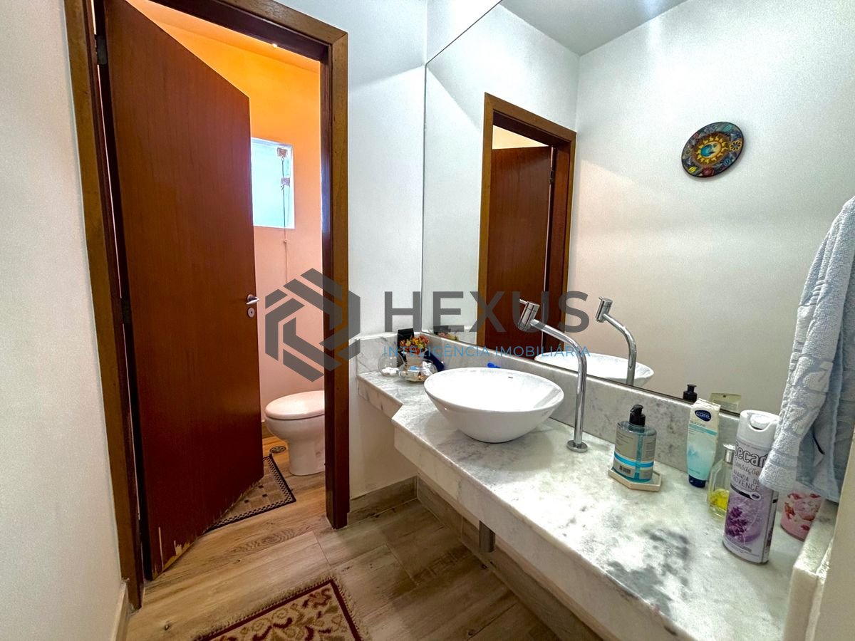 Foto 28 de Casa reformada com piscina e área gourmet no Jardim Acapulco, Guarujá