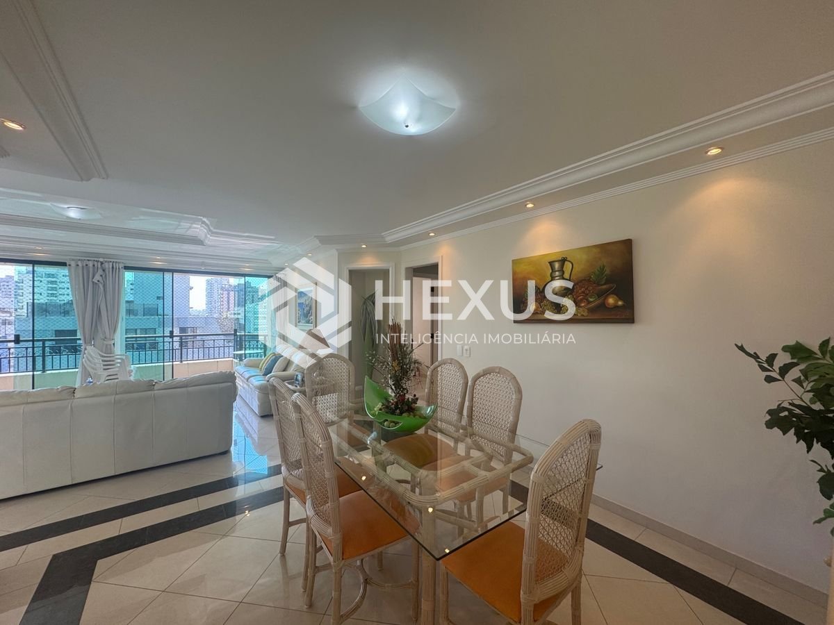 Foto 4 de Cobertura reformada com varanda gourmet vista mar e lazer na Enseada, Guarujá