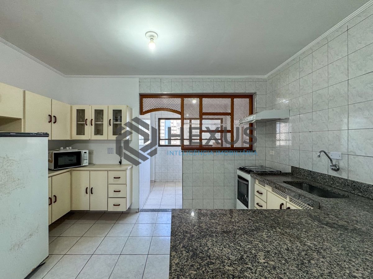 Foto 26 de Apartamento com varanda vista mar e lazer a 200m da praia no Jardim Astúrias, Guarujá