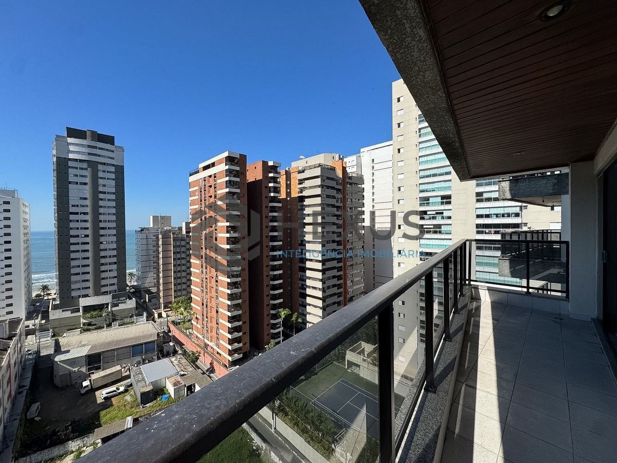 Apartamento com varanda vista mar e lazer a 200m da praia no Jardim Astúrias, Guarujá