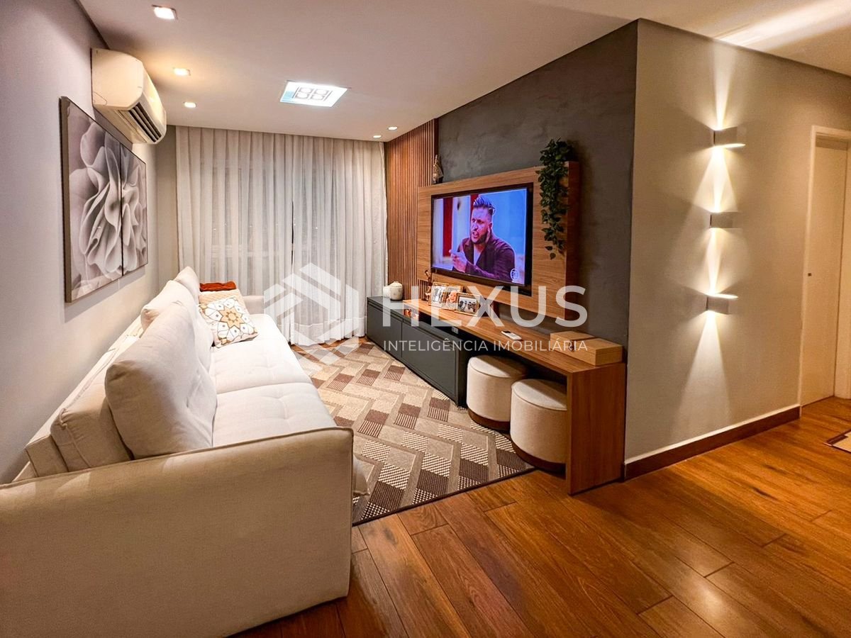 Apartamento reformado com varanda gourmet vista mar no Jardim Astúrias, Guarujá