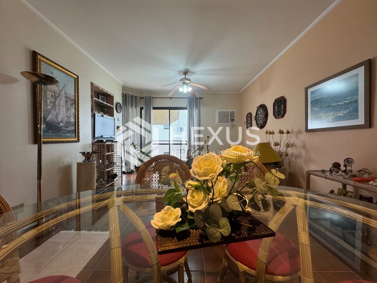 Foto 2 de Apartamento com varanda e lazer a 300m da praia em P das Tartarugas, Guarujá