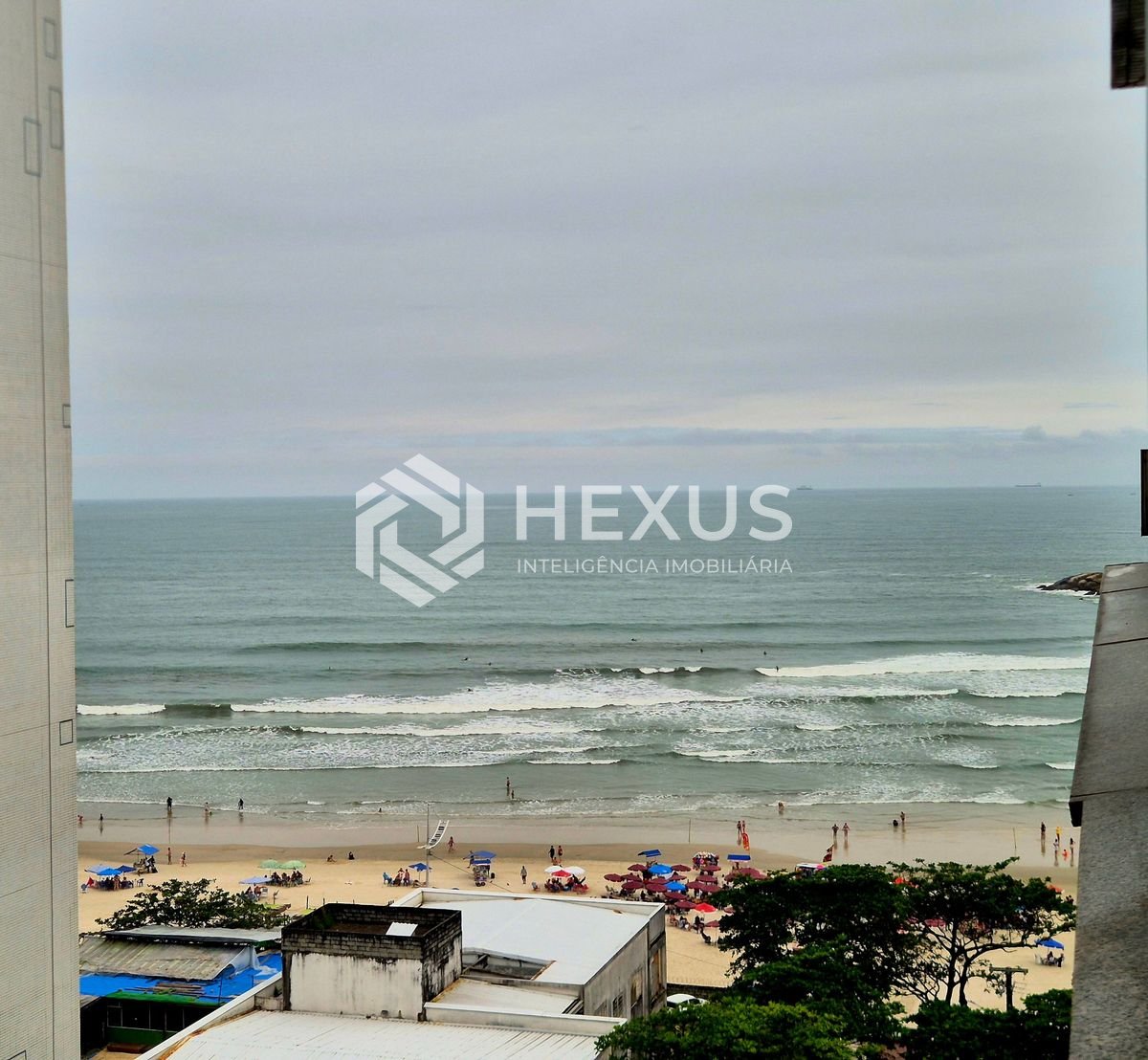 Apartamento frente mar com varanda vista mar nas Pitangueiras, Guarujá