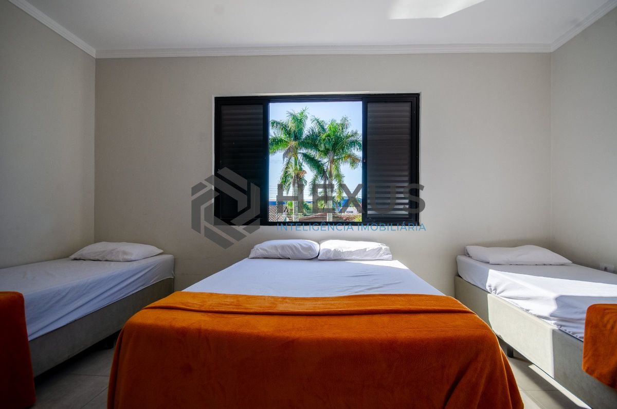 Foto 25 de Casa reformado com piscina e área gourmet a 250m da praia no Pernambuco, Guarujá