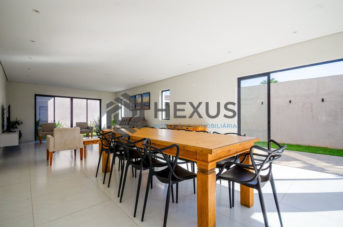 Foto 13 de Casa reformado com piscina e área gourmet a 250m da praia no Pernambuco, Guarujá
