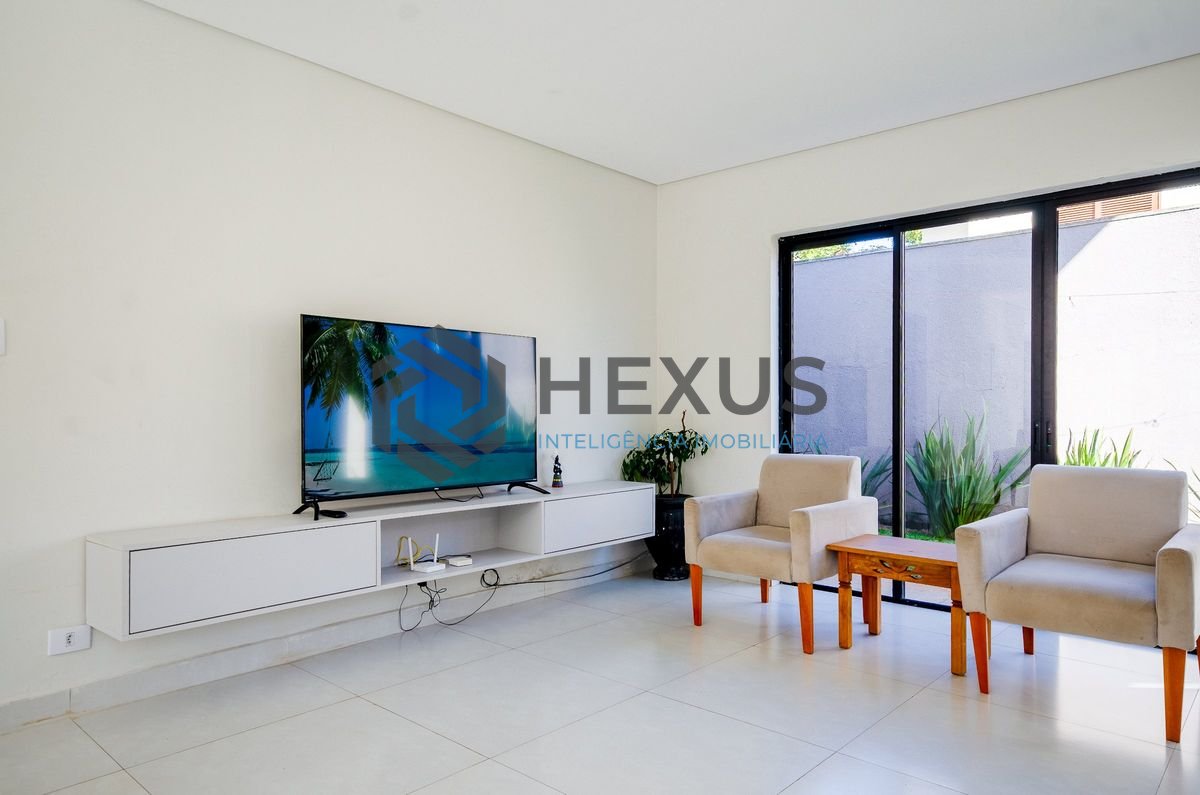 Foto 15 de Casa reformado com piscina e área gourmet a 250m da praia no Pernambuco, Guarujá