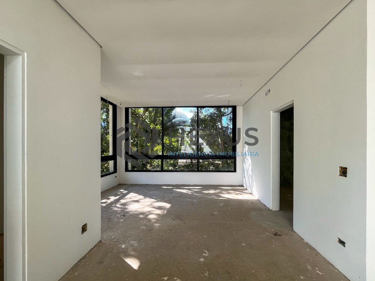Foto 15 de Casa nova Tela em Branco, 300 mts da praia, no Condomínio Iporanga, Guarujá, SP