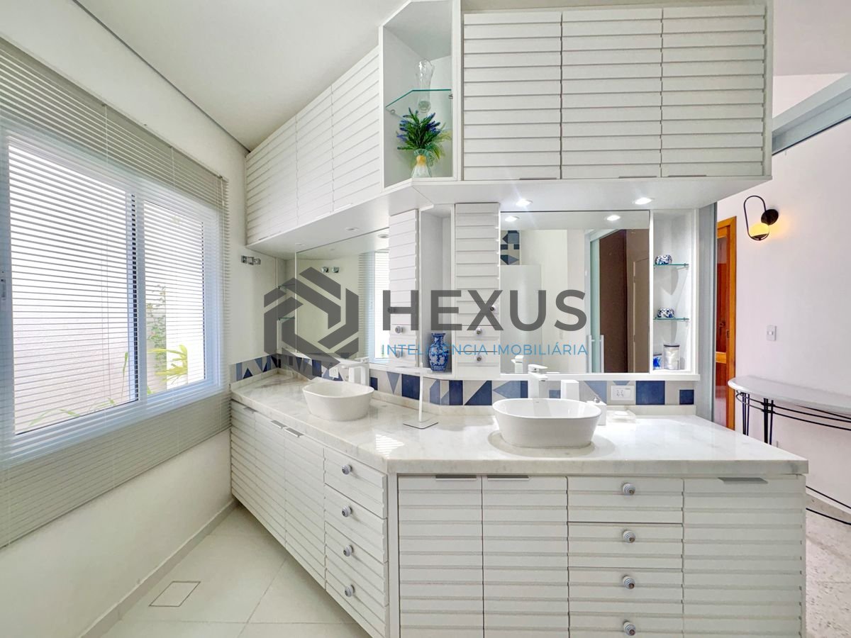 Foto 43 de Casa reformada com piscina e área gourmet no Jardim Acapulco, Guarujá