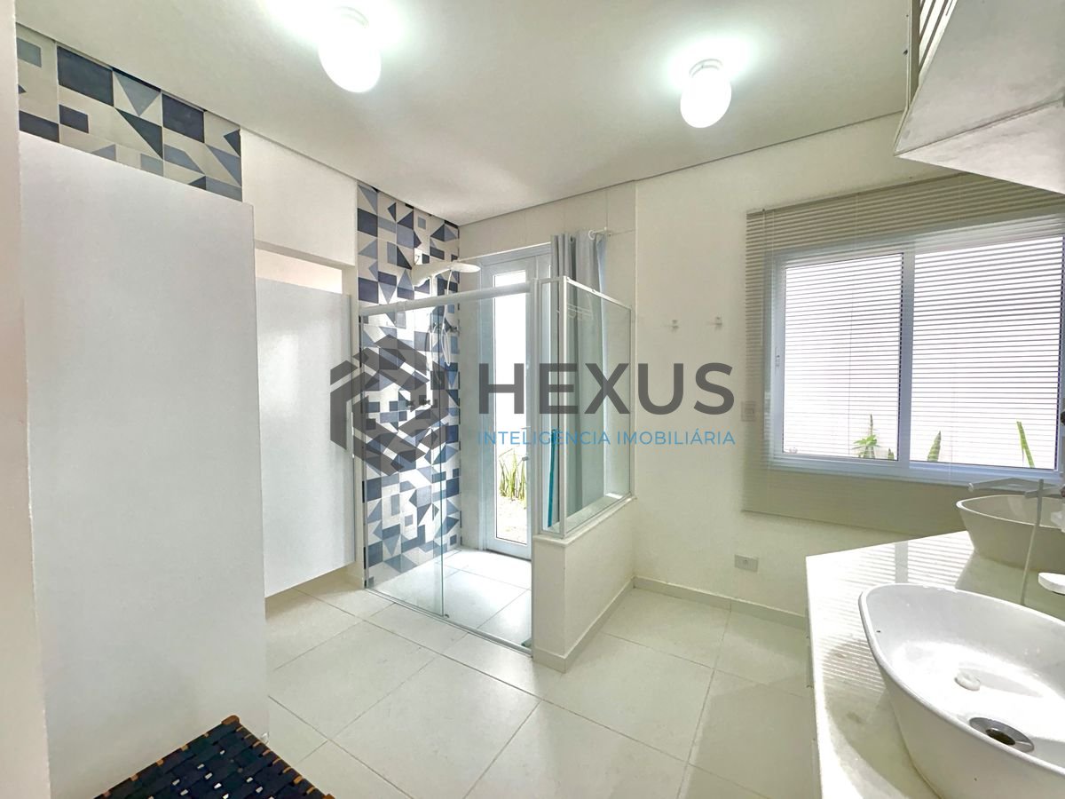 Foto 38 de Casa reformada com piscina e área gourmet no Jardim Acapulco, Guarujá