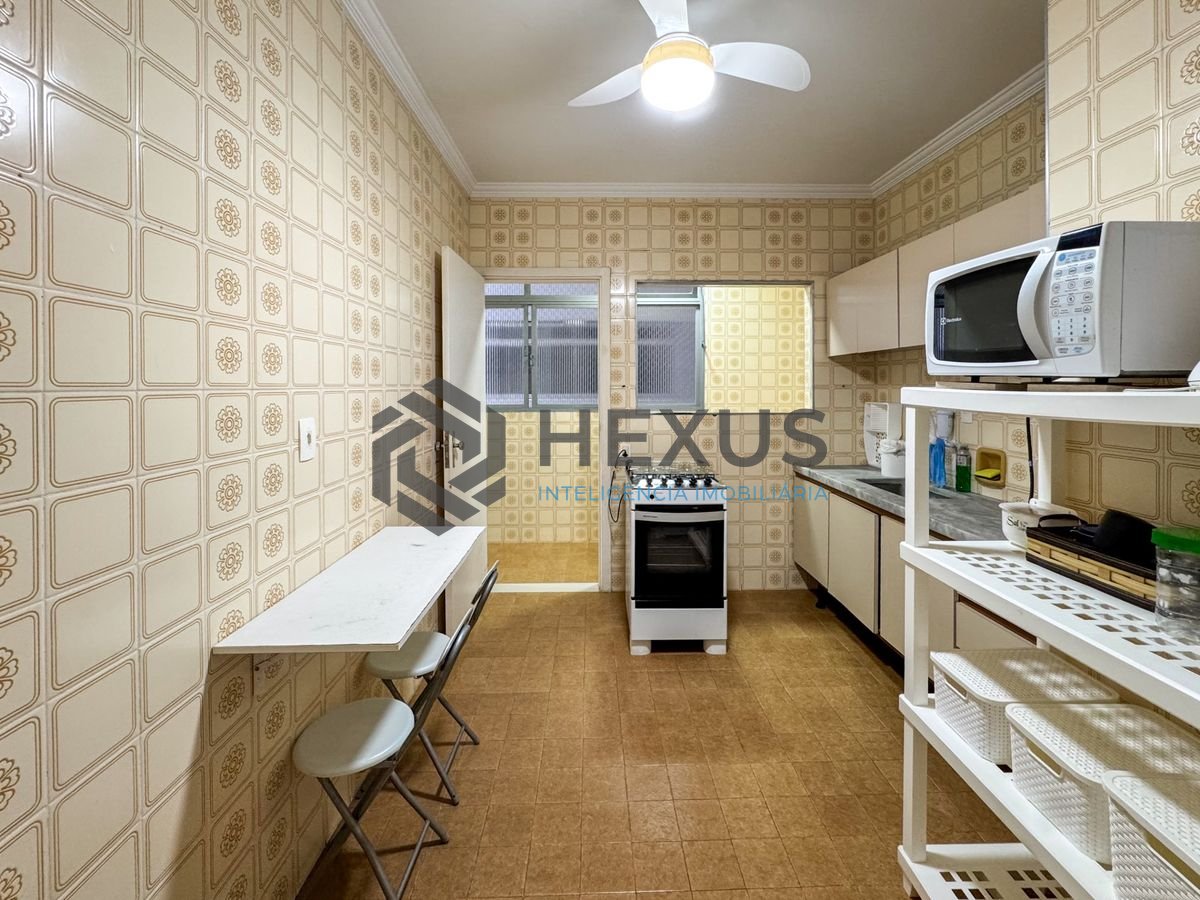 Foto 23 de Apartamento com varanda vista mar e lazer na beira mar da praia nas Pitangueiras, Guarujá