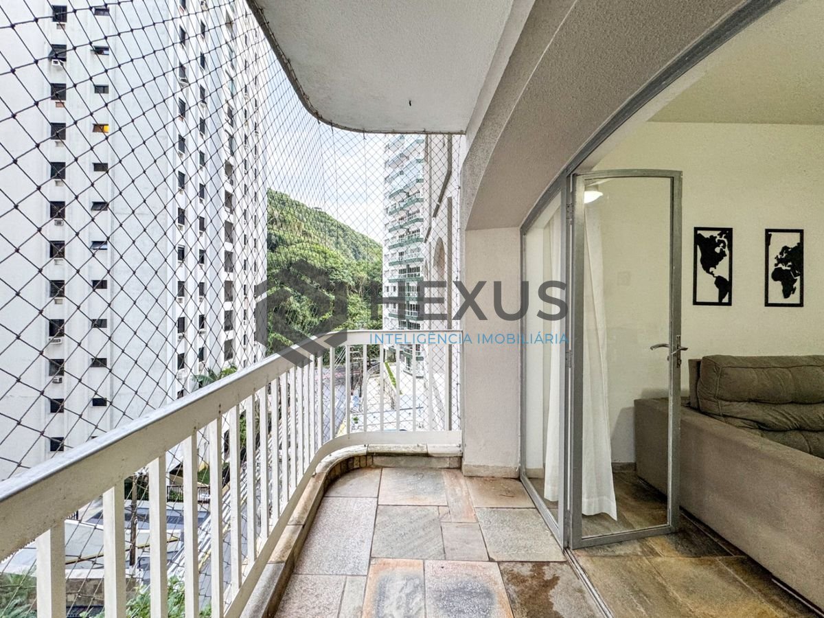 Foto 11 de Apartamento com varanda vista mar e lazer na beira mar da praia nas Pitangueiras, Guarujá