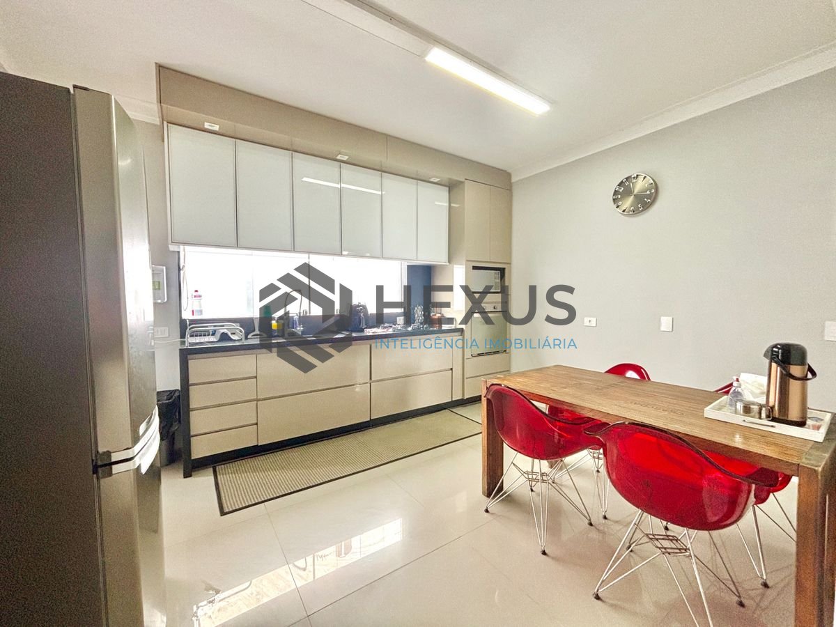 Foto 30 de Casa reformada com piscina e área gourmet no Jardim Acapulco, Guarujá