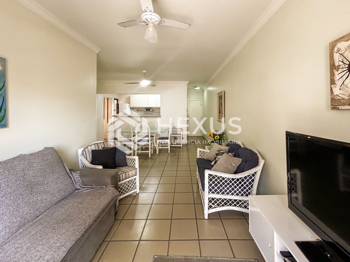 Foto 3 de Apartamento com varanda e lazer a 400m da praia na Enseada, Guarujá