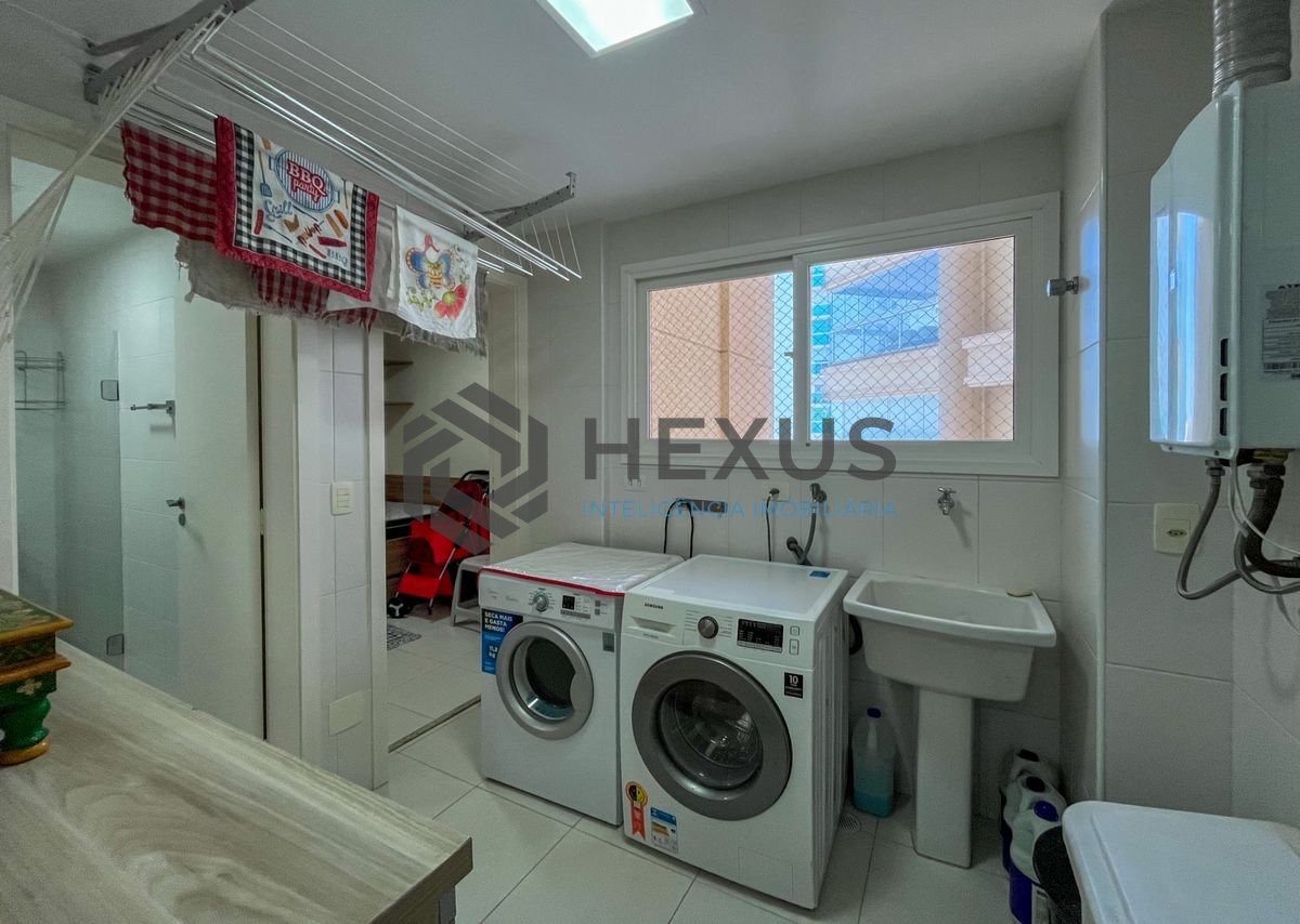 Foto 42 de Apartamento reformado frente mar com varanda gourmet vista mar e lazer nas Pitangueiras, Guarujá
