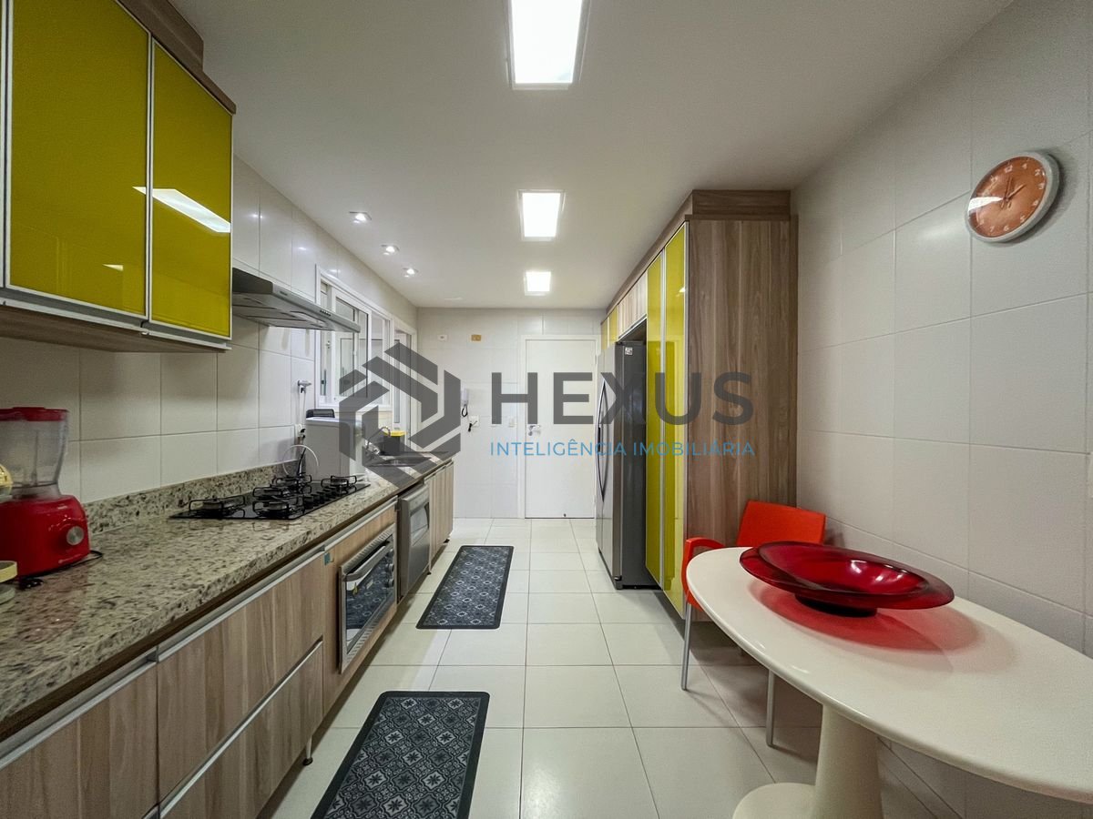Foto 38 de Apartamento reformado frente mar com varanda gourmet vista mar e lazer nas Pitangueiras, Guarujá