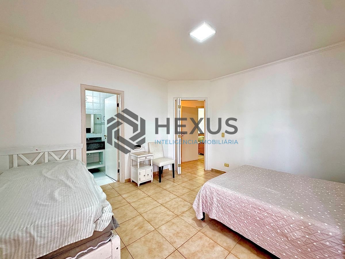 Foto 20 de Casa reformada com piscina e área gourmet no Jardim Acapulco, Guarujá