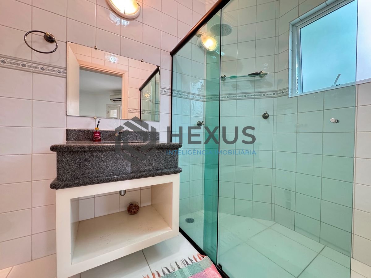 Foto 31 de Casa reformada com piscina e área gourmet no Jardim Acapulco, Guarujá