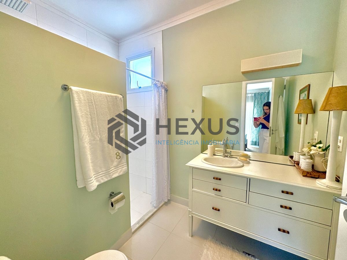 Foto 34 de Casa reformada com piscina e área gourmet no Jardim Acapulco, Guarujá