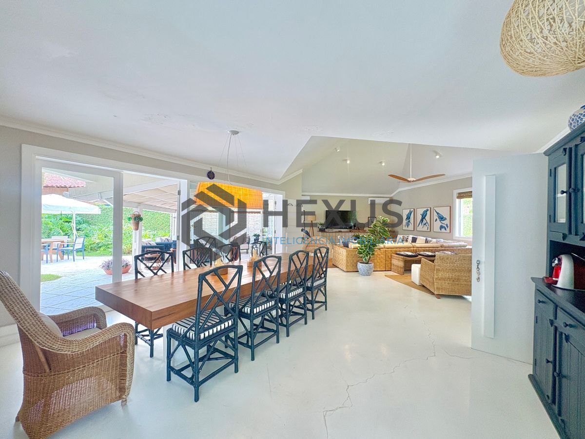 Foto 14 de Casa reformada com piscina e área gourmet no Jardim Acapulco, Guarujá