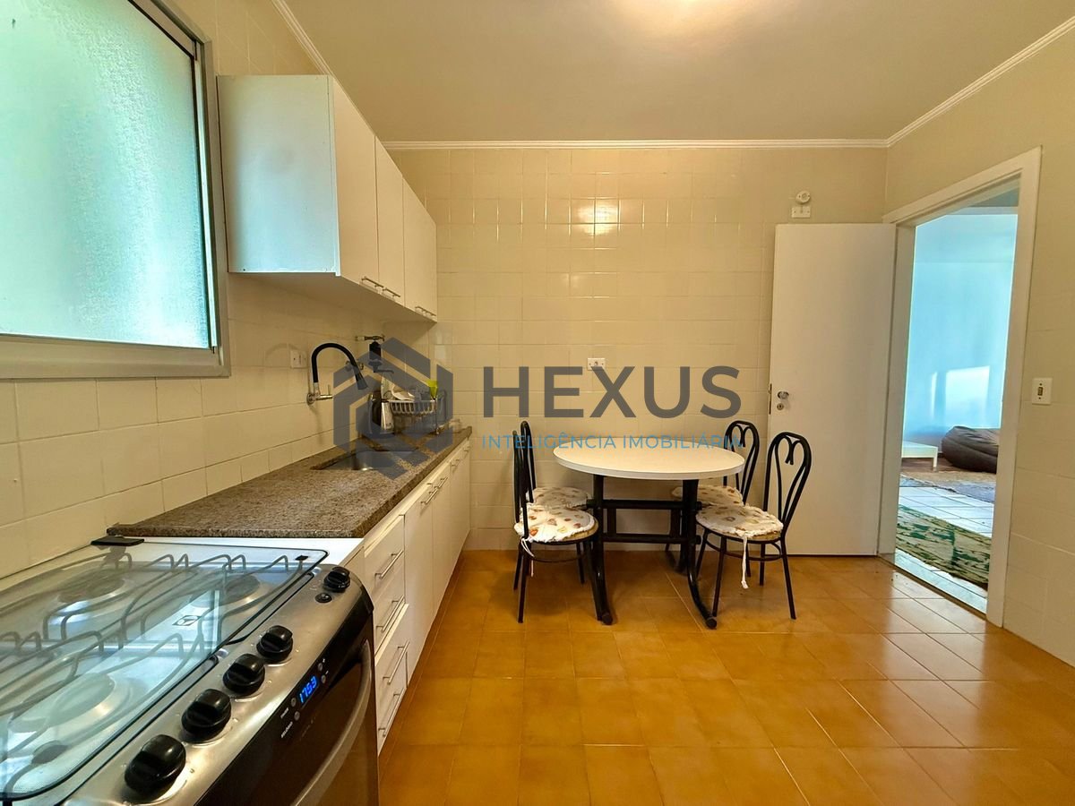 Foto 20 de Apartamento com varanda e lazer a 200m da praia na região da Acqua Mundo na Enseada, Guarujá