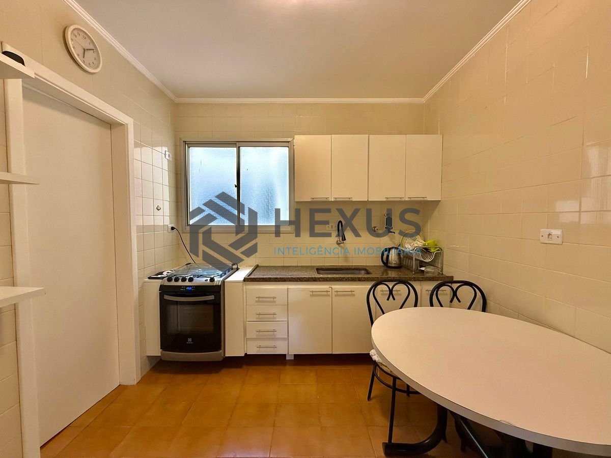 Foto 18 de Apartamento com varanda e lazer a 200m da praia na região da Acqua Mundo na Enseada, Guarujá