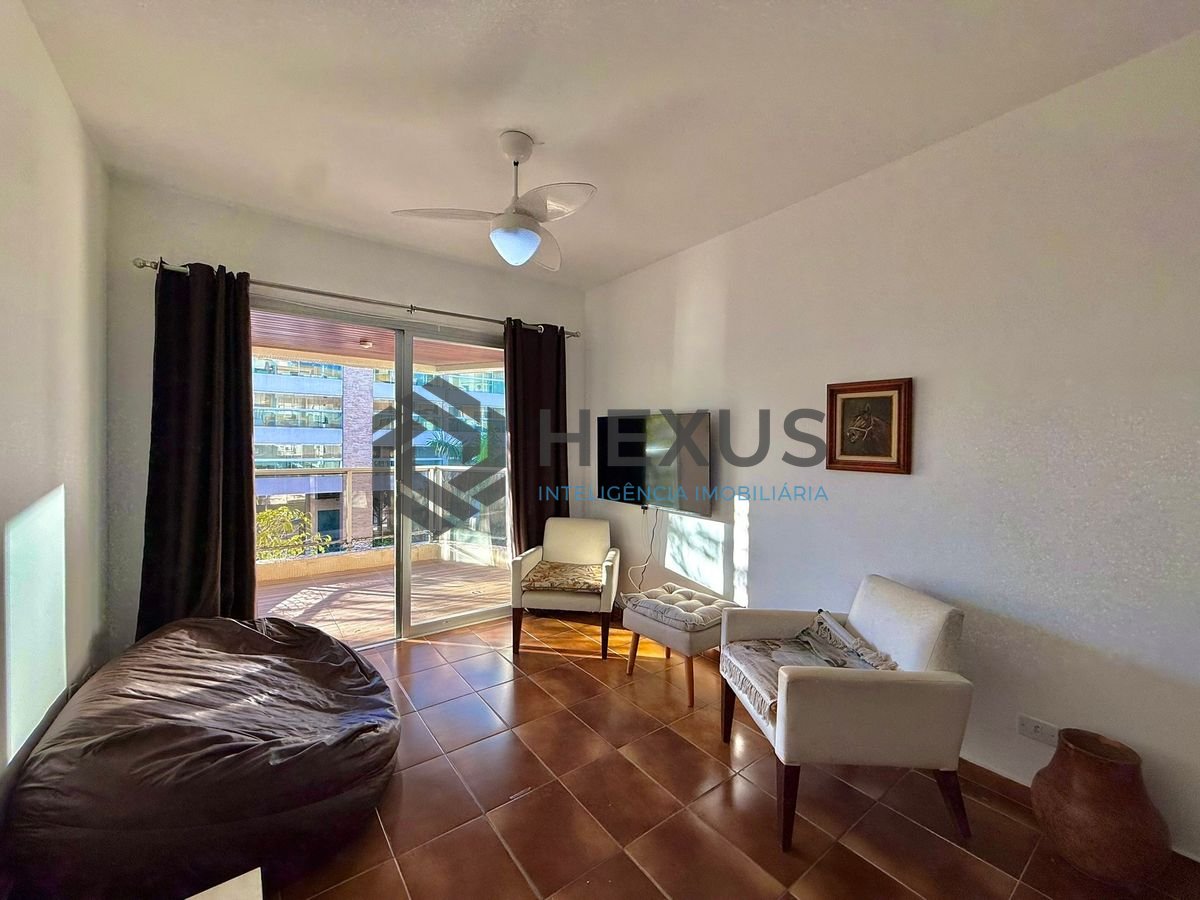 Foto 8 de Apartamento com varanda e lazer a 200m da praia na região da Acqua Mundo na Enseada, Guarujá