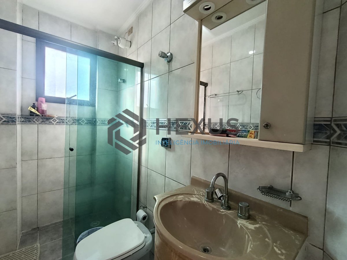 Foto 13 de Apartamento com varanda vista mar e lazer na Enseada, Guarujá