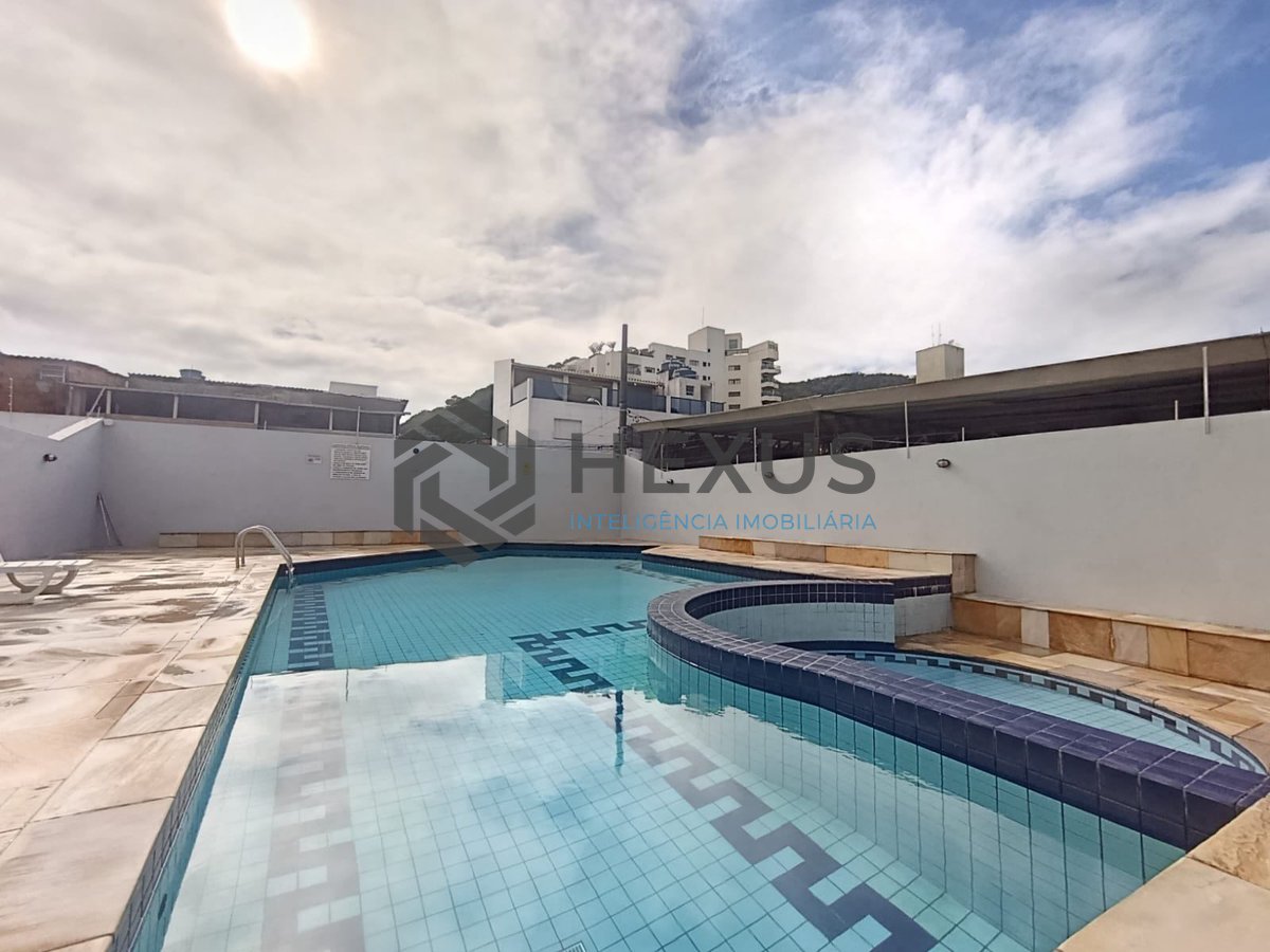Apartamento com varanda vista mar e lazer na Enseada, Guarujá