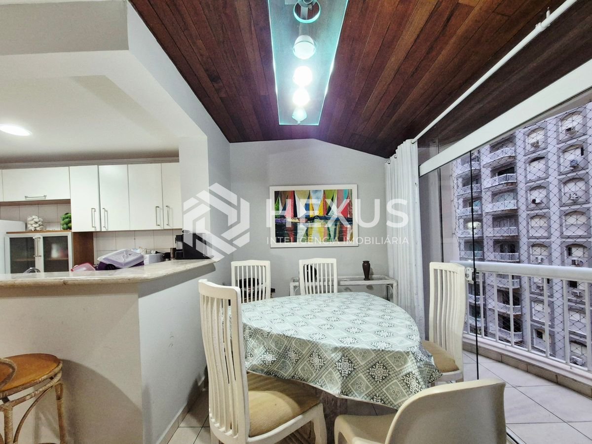 Foto 4 de Apartamento reformado com varanda vista mar e lazer nas Pitangueiras, Guarujá