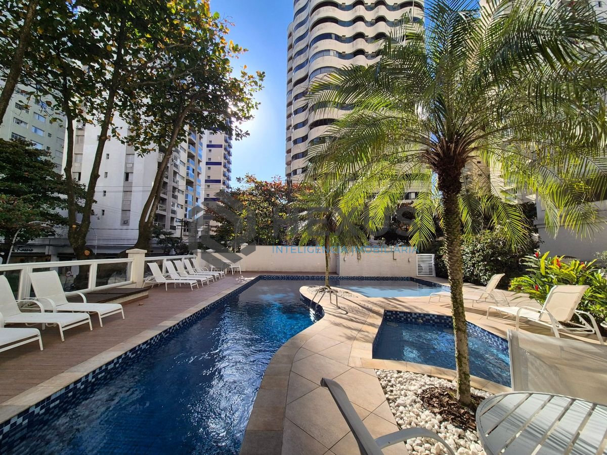 Foto 35 de Apartamento reformado com varanda gourmet vista mar e lazer na beira mar nas Pitangueiras, Guarujá