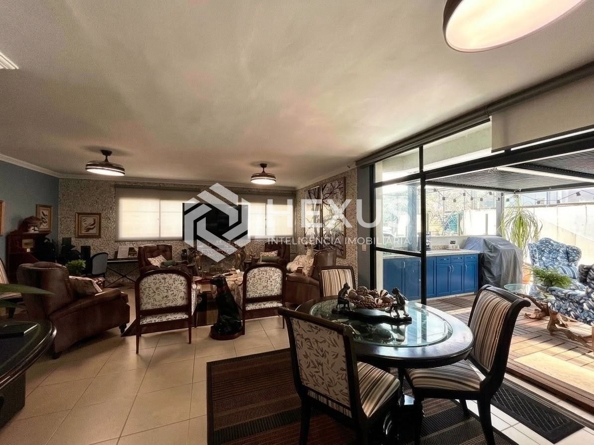 Foto 4 de Cobertura reformada com varanda gourmet a 200m da praia na Enseada, Guarujá