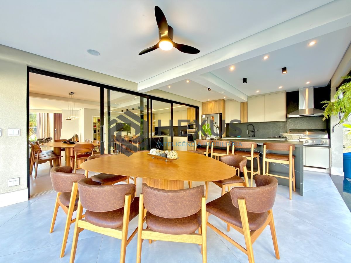 Foto 6 de Casa de alto padrão com piscina e área gourmet no Jardim Acapulco, Guarujá