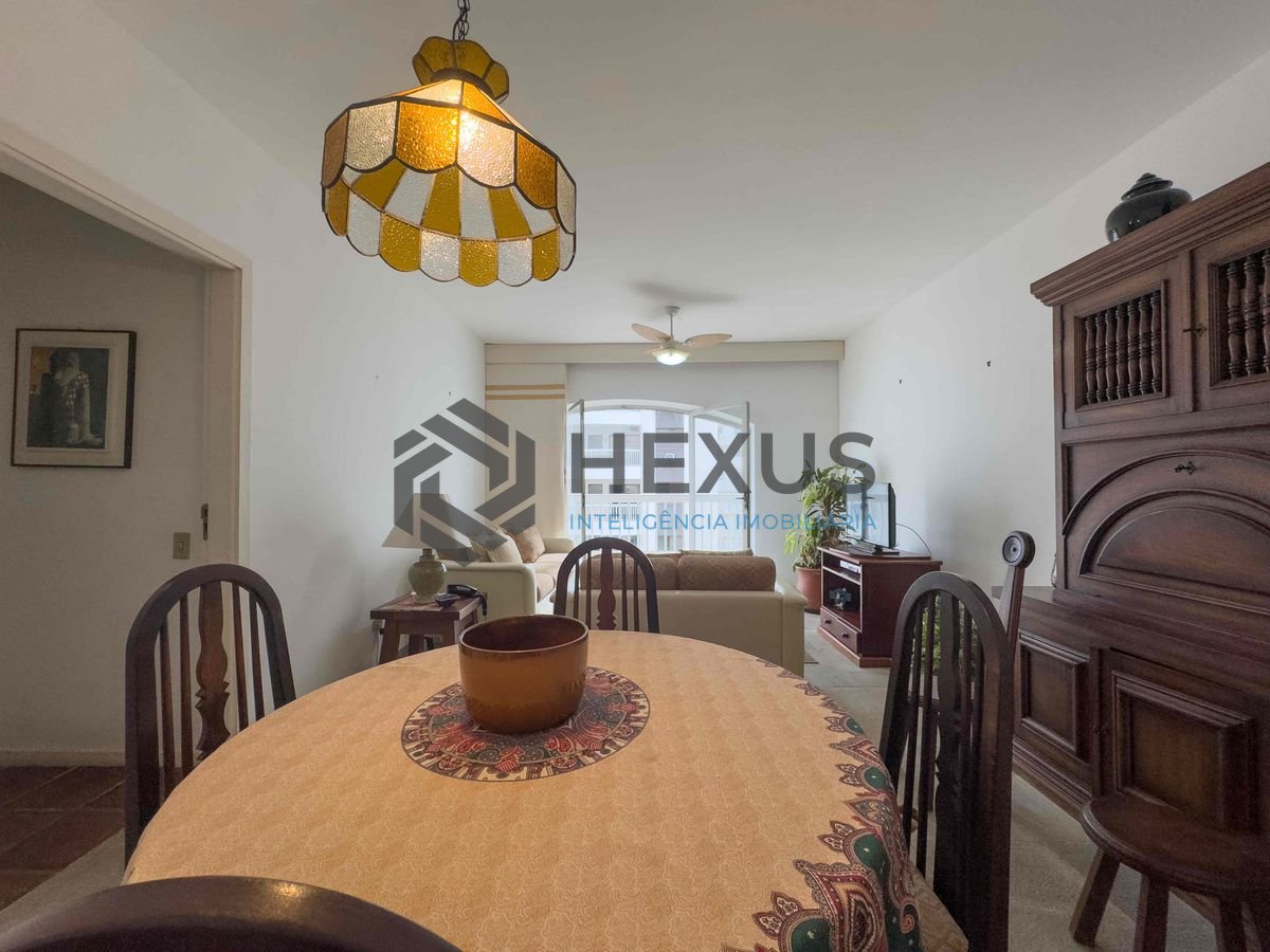 Foto 5 de Apartamento com varanda vista mar na beira mar da Praia das Pitangueiras, Guaruja