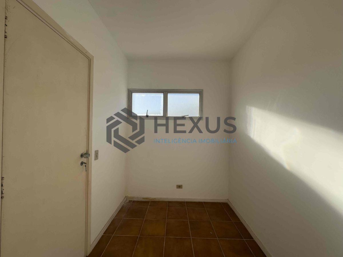 Foto 25 de Apartamento com varanda e lazer a duas quadras da Praia das Pitangueiras, Guaruja