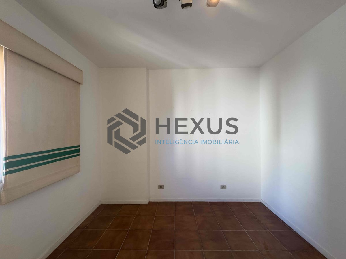 Foto 8 de Apartamento com varanda e lazer a duas quadras da Praia das Pitangueiras, Guaruja