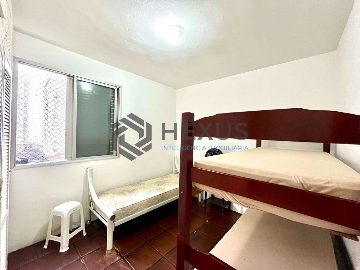 Foto 11 de Apartamento com varanda e vista mar na quadra mar da Praia das Pitangueiras, Guaruja