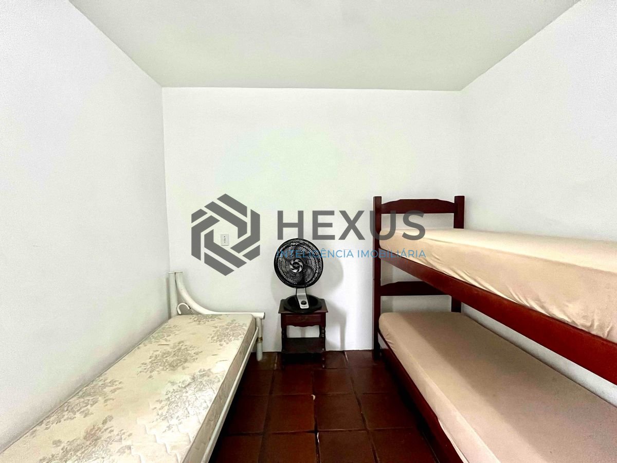Foto 12 de Apartamento com varanda e vista mar na quadra mar da Praia das Pitangueiras, Guaruja