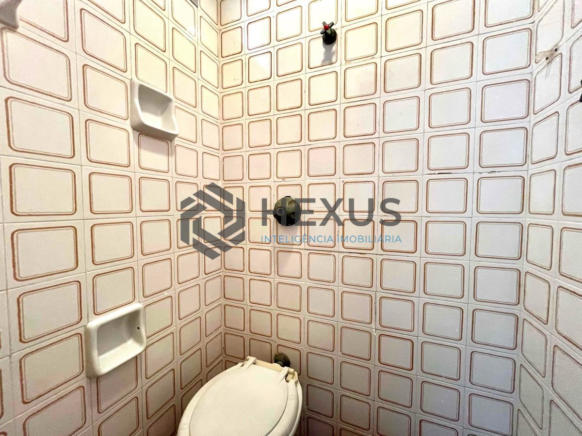 Foto 20 de Apartamento com varanda e vista mar na quadra mar da Praia das Pitangueiras, Guaruja