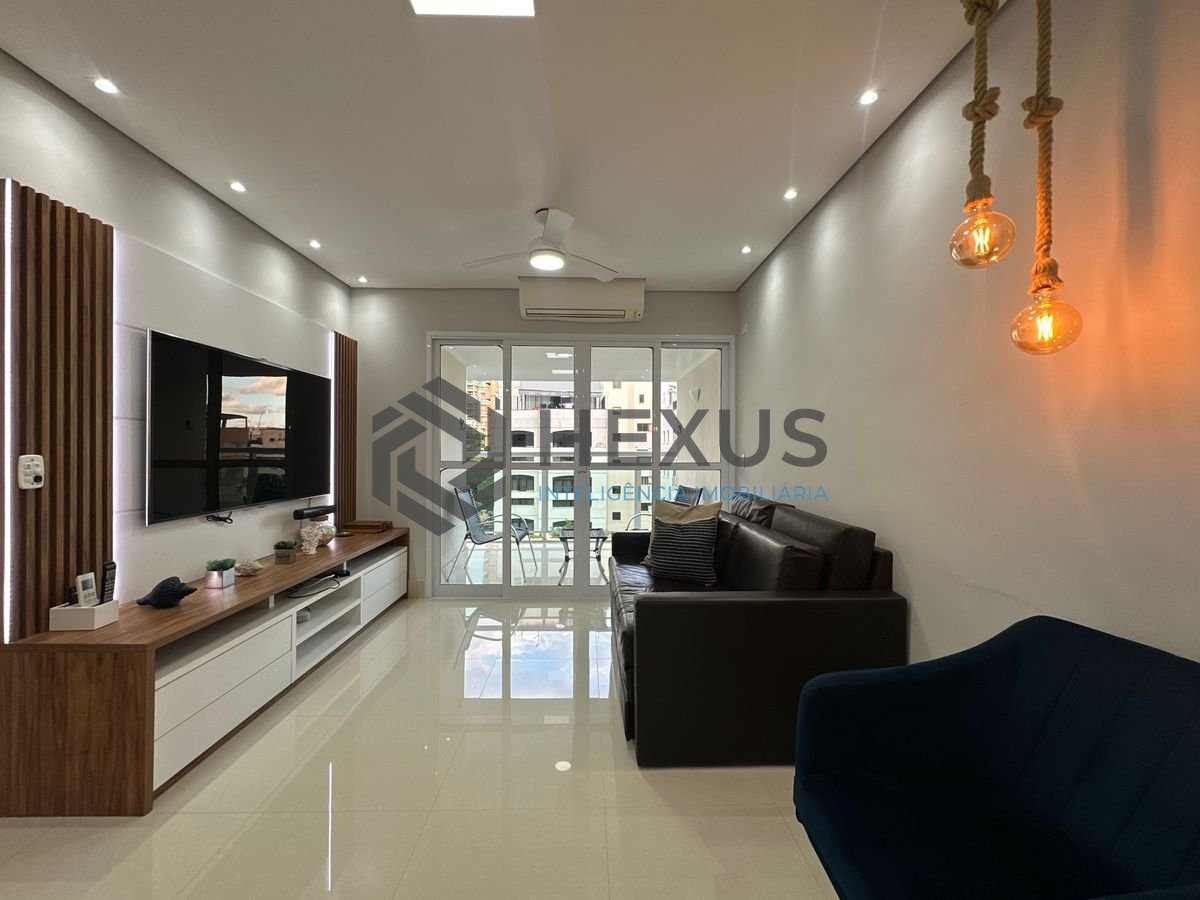 Foto 2 de Apartamento com varanda e lazer na Praia da Enseada, Guaruja