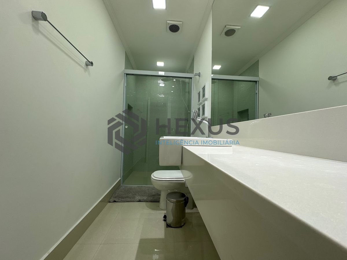 Foto 6 de Apartamento com varanda e lazer na Praia da Enseada, Guaruja