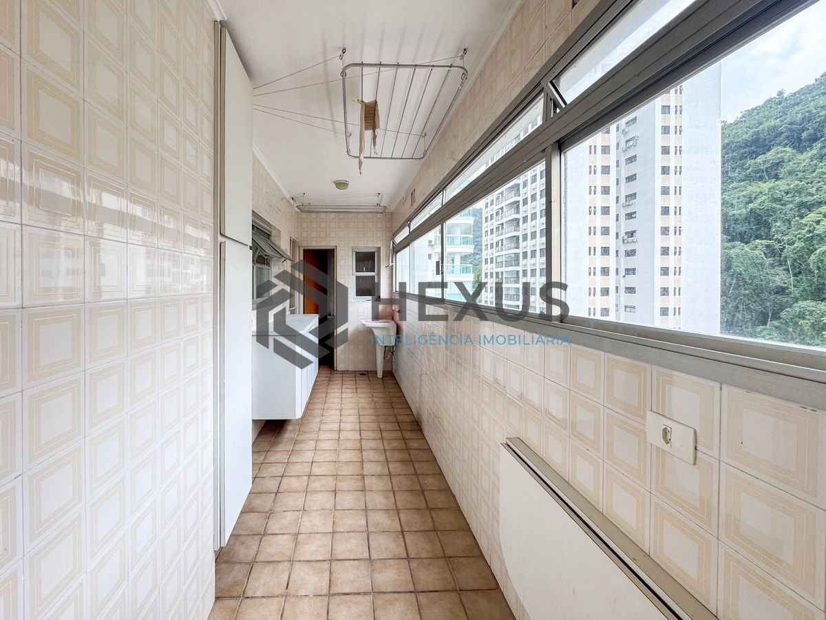 Foto 27 de Apartamento com varanda vista mar e lazer a 1 quadra da praia nas Pitangueiras, Guarujá