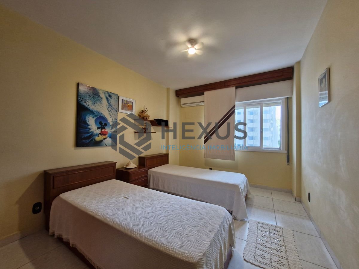 Foto 18 de Apartamento reformado com varanda na região da Centro da Praia nas Pitangueiras, Guarujá
