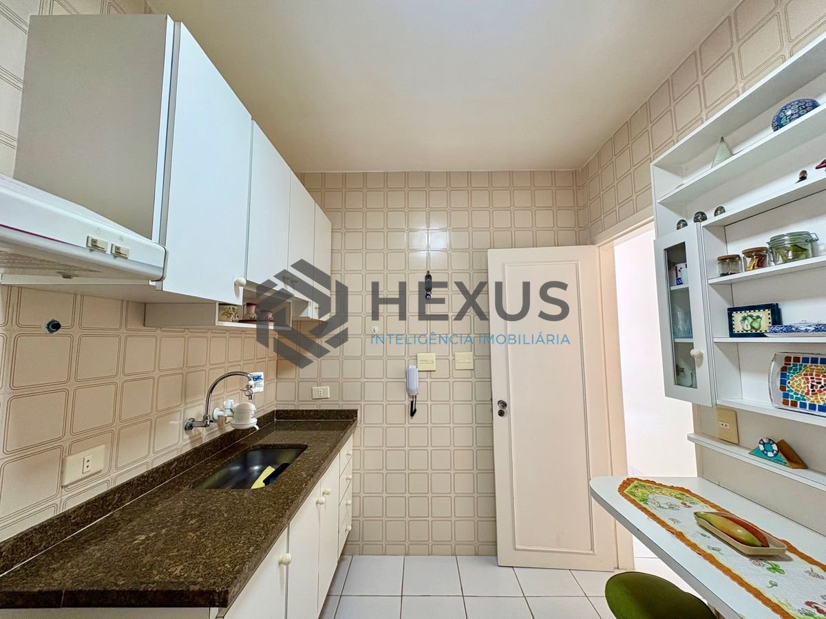 Foto 16 de Apartamento com varanda e lazer na Enseada, Guarujá