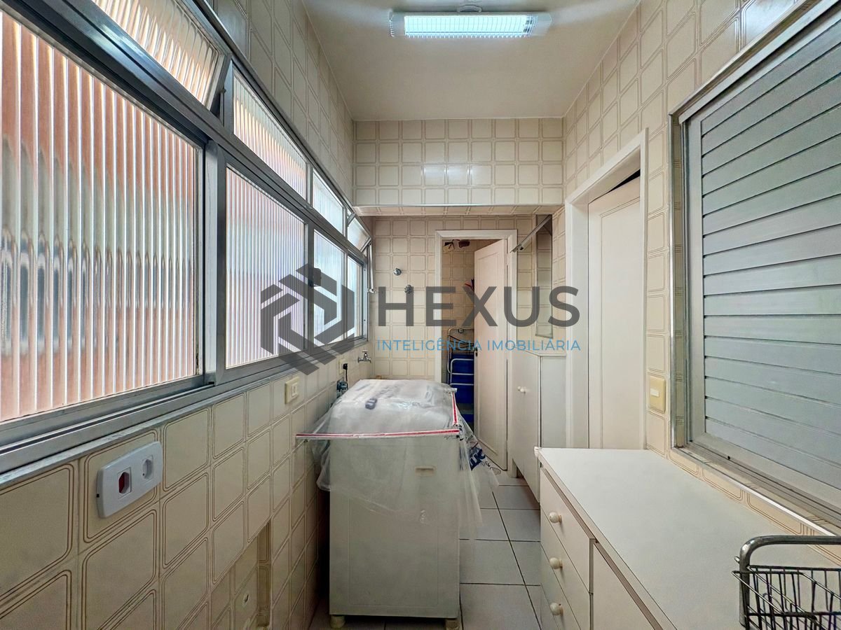 Foto 19 de Apartamento com varanda e lazer na Enseada, Guarujá
