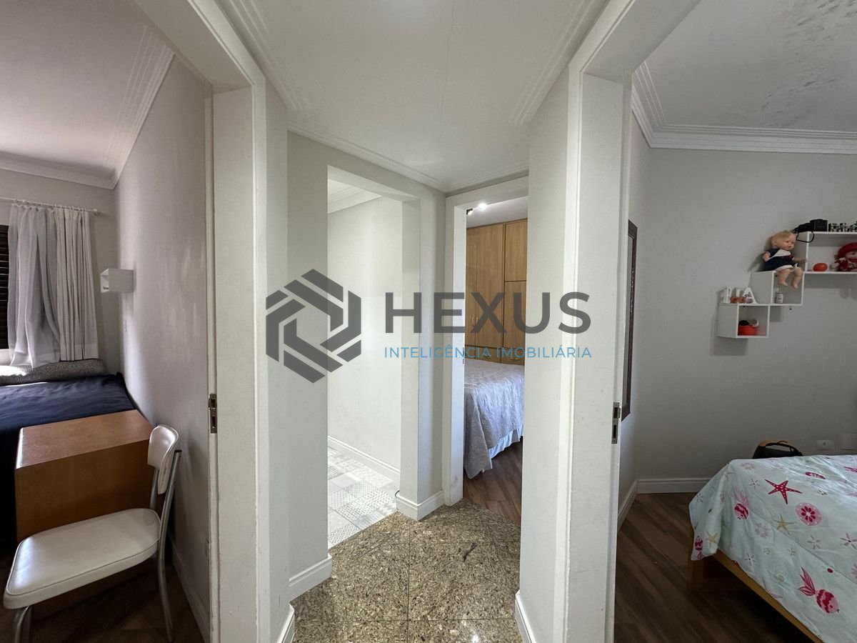 Foto 14 de Apartamento reformado com varanda vista mar e lazer a 450m da praia noTortugas na Enseada, Guarujá